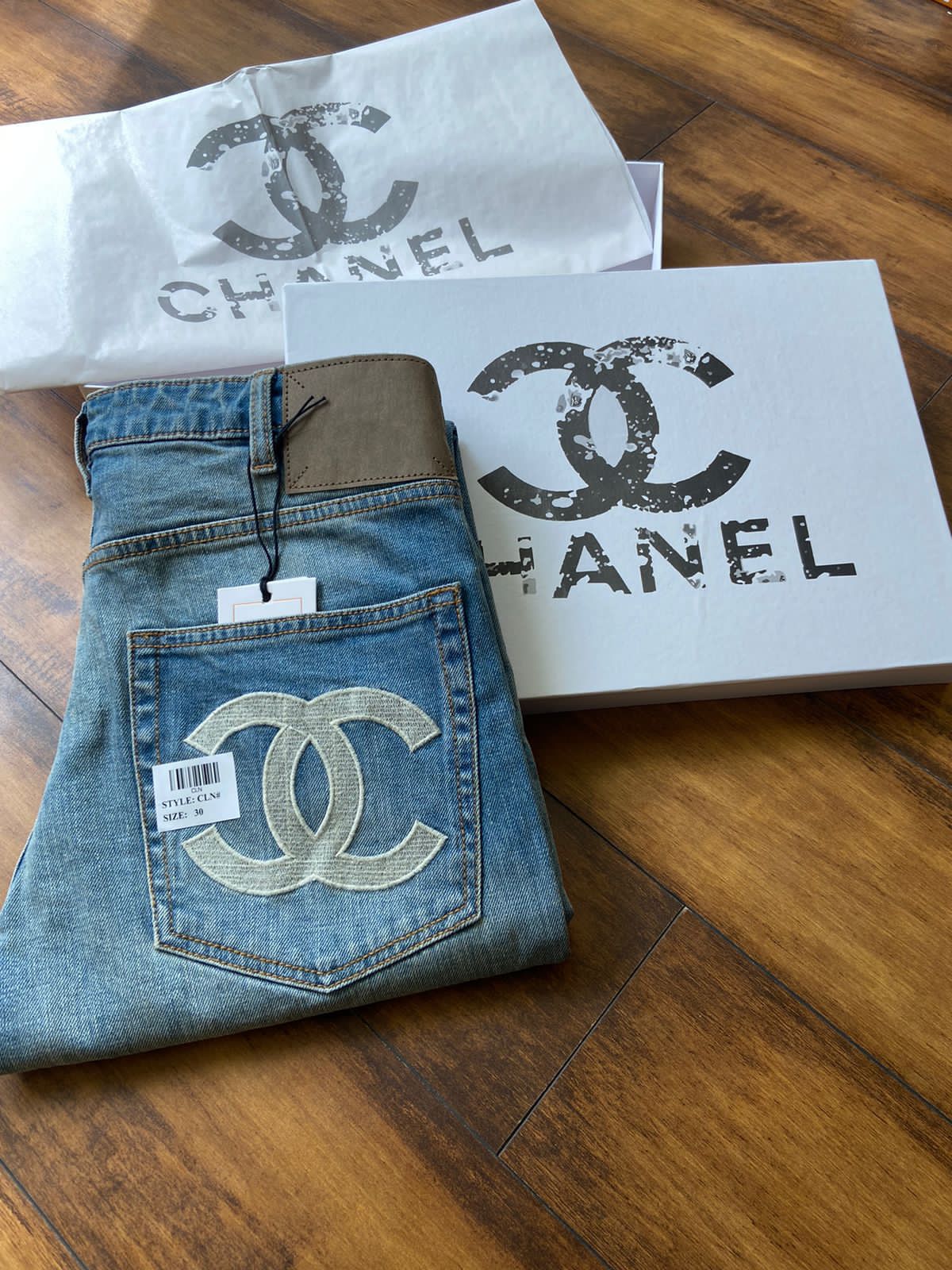 Chanel Jeans 